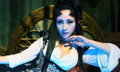 大奶美女跳舞
